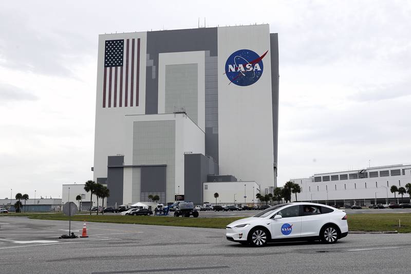 spacex, nasa, historic launch, elon musk, astronaut launch, flacon 9 launch, spacex manned mission, space x nasa manned mission, nasa falcon 9 mission delayed, elon musk manned mission