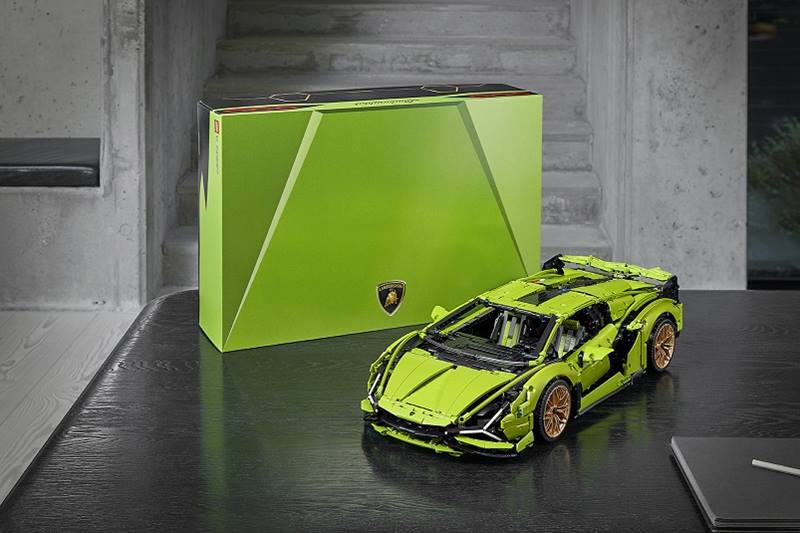 The LEGO Technic Lamborghini Sián FKP 37 will come in a unique box with signature lines, headlight silhouette and colour of the original Sián. The LEGO Technic Lamborghini will be available directly from LEGO stores and LEGO.com/Technic-Lamborghini-Sian starting 1 June, followed by many retailers globally from 1 August 2020.