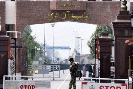 Wagah Border, Pakistani nationals, travel ban, attari wagah border, paksitani rangers, gloabl travel restrictions, covid 19,latest news coronavirus lockdown Wagah Border, Pakistani nationals, travel ban, attari wagah border, paksitani rangers, gloabl travel restrictions, covid 19,latest news coronavirus lockdown