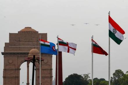 Bipin Rawat, Indian Army, Indian Navy, Indian Air Force, Indian armed forces, Indian air force, Indian army, India air force flower petals, Indian air force gesture, Indian Navy, Indian navy gesture, Coronavirus warrior, Coronavirus, COVID-19