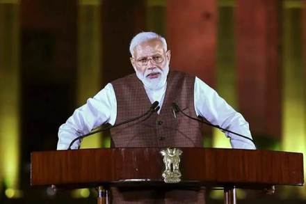 Modis Special economic package Finance Minister Nirmala Sitharaman presser at 4 pm today fm spell out details of 20 lakh crore package latest updates