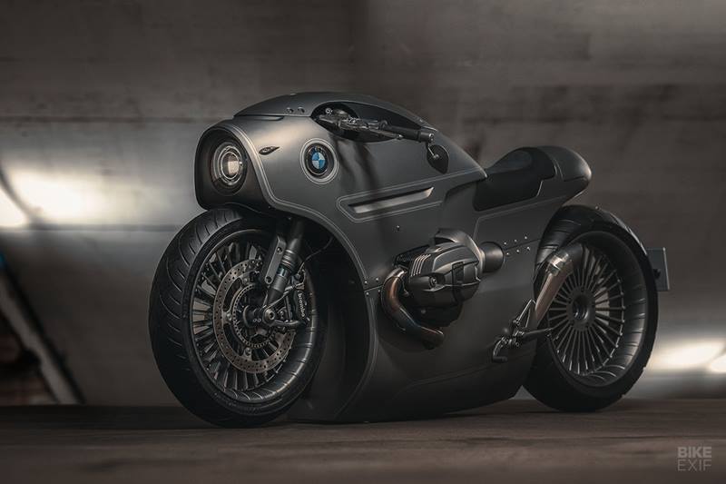 Today's custom-build feature comes from Zillers Garage in Russia and there are more than one reasons why it needs everybody's attention. For one, it looks rather otherworldly with a mix of retro but futuristic bodywork. Dmitry Golubchikov of Zillers Garage was commissioned by BMW Motorrad Russia and the inspiration from aviation. (Source: Bikeexif)