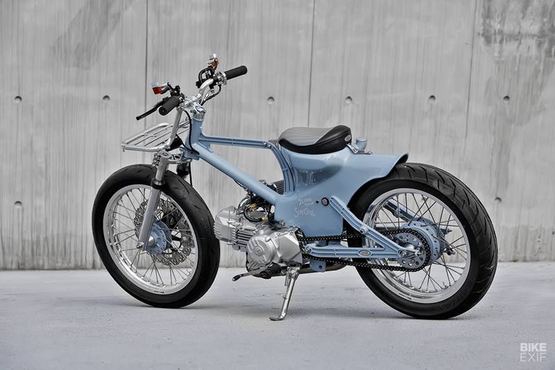 More than just modifying the frame, 2LOUD 'hardtailed' the CUb too, designing the changes digitally first. The exhaust is a custom-built stainless steel affair. “It’s not noisy while idling,” says Max, “but gives great performance.”