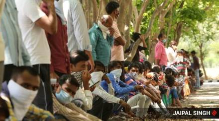 The numbers are large—even if around 60-70% of about 100 million migrants go back to the states where they were employed, that is 60-70 million people—so there can be no overnight solutions. (IE photo)