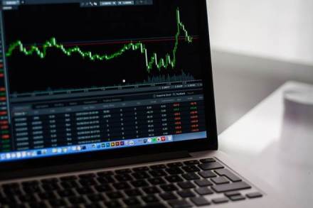Apple stock split, Wall Street, brokerage, Apple shares, options market