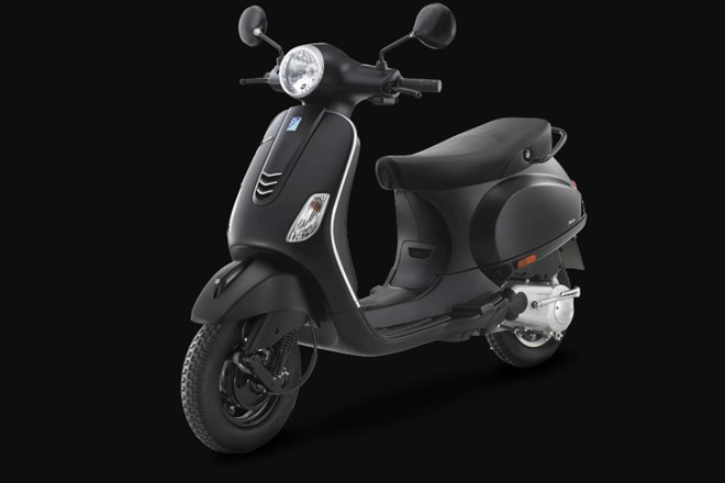 Most affordable BS6 Vespa scooter Notte 125 launched at a price of Rs 91,492