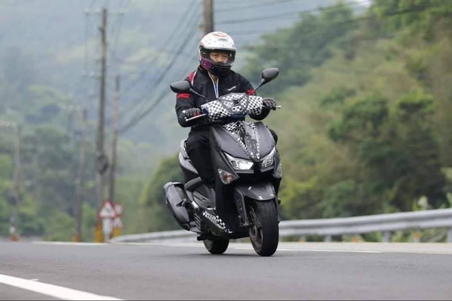 Yamaha Cygnus-X 125 sports scooter spied with in-built dashcam: India launch and other details!