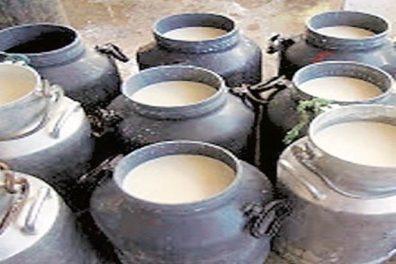 Maharashtra has about 46 lakh milk producing farmers and milk dairies. Maharashtra has about 46 lakh milk producing farmers and milk dairies.