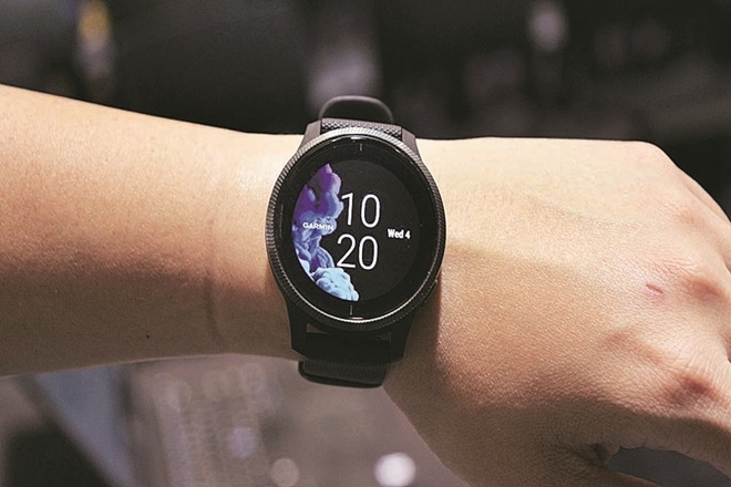 This connected self-monitoring system allows users to proactively monitor their own and their family members’ vitals through the Neo mobile app.