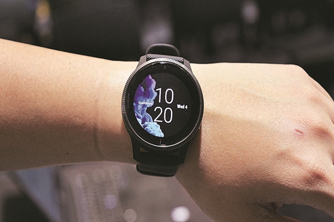 This connected self-monitoring system allows users to proactively monitor their own and their family members’ vitals through the Neo mobile app. This connected self-monitoring system allows users to proactively monitor their own and their family members’ vitals through the Neo mobile app.