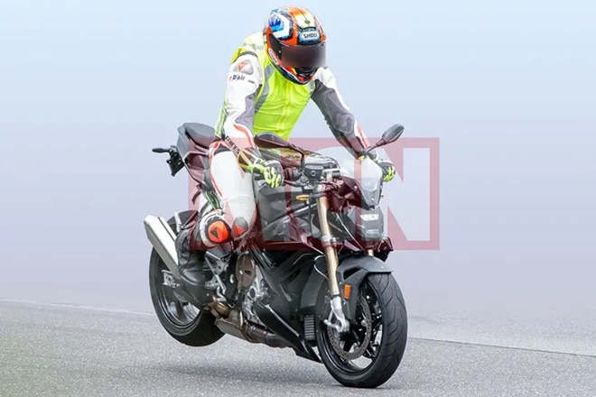 2021 BMW S1000R (Image source: MCN)