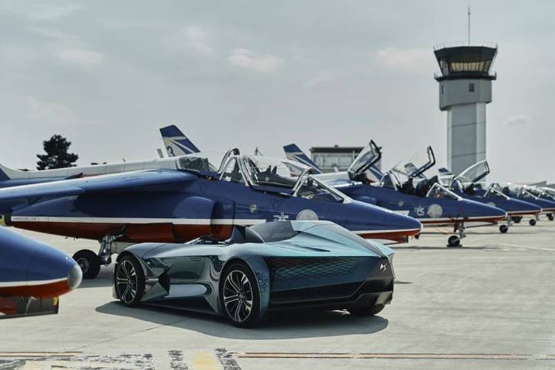 Two kinds of cars demand two kinds of driving capabilities. Hence, the peak power output stands at 540 hp in road use, but in 'circuit' mode, the number climbs to a whopping 1,360 hp for race car appeal combined with suspension engineered by DS Performance, the technical team behind DS’s Formula E programme.