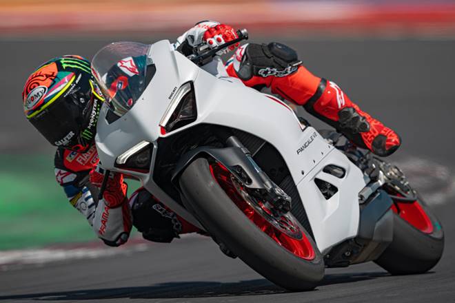 India-bound Ducati Panigale V2 gets a new white Rosso livery: Expected price, features of 959 successor!