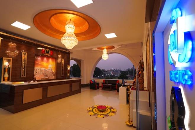 Indian Railways has upgraded many facilities at the Tiruchirapalli Junction railway station. Indian Railways has upgraded many facilities at the Tiruchirapalli Junction railway station.