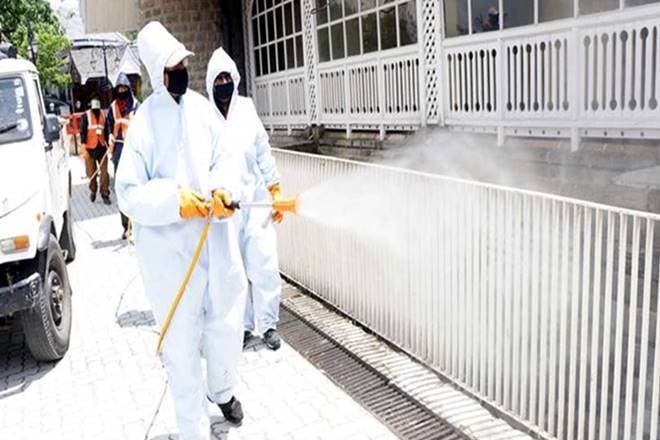 On August 12, the number of containment zones went past 500.