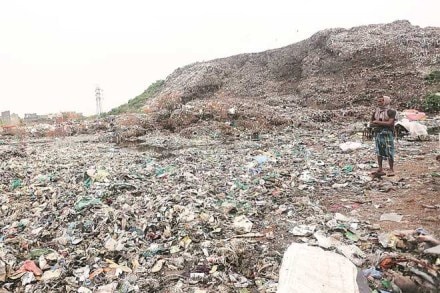 10 jhuggis near the landfill were damaged. Gajendra Yadav 10 jhuggis near the landfill were damaged. Gajendra Yadav