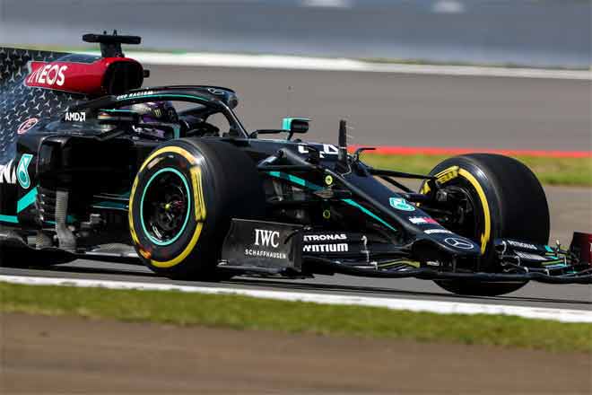 F1 2020: Record  breaking lap puts Hamilton on pole for British GP