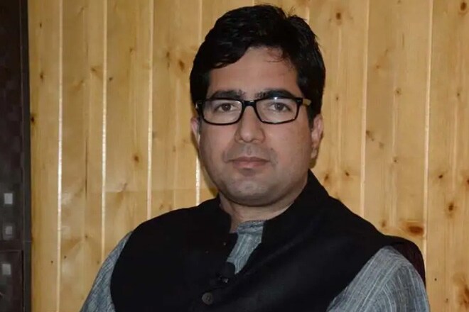 Shah Faesal quits Jammu and Kashmir People's Movement.