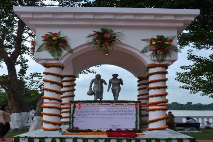 Suriname, Suriname national elections, Chandrikapersad Chan Santokhi, Indo- Surinamese community, Persons of Indian Origin, Verenigde Hindustaanse Partij, Surinamese population, crude oil reserves