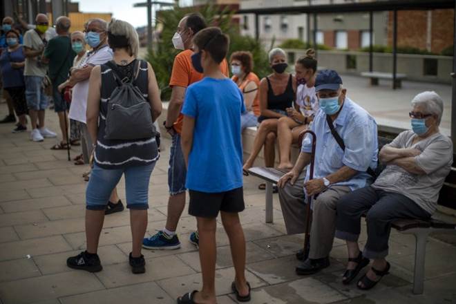 Worldwide virus cases top 20 million, doubling in six weeks - Life News ...