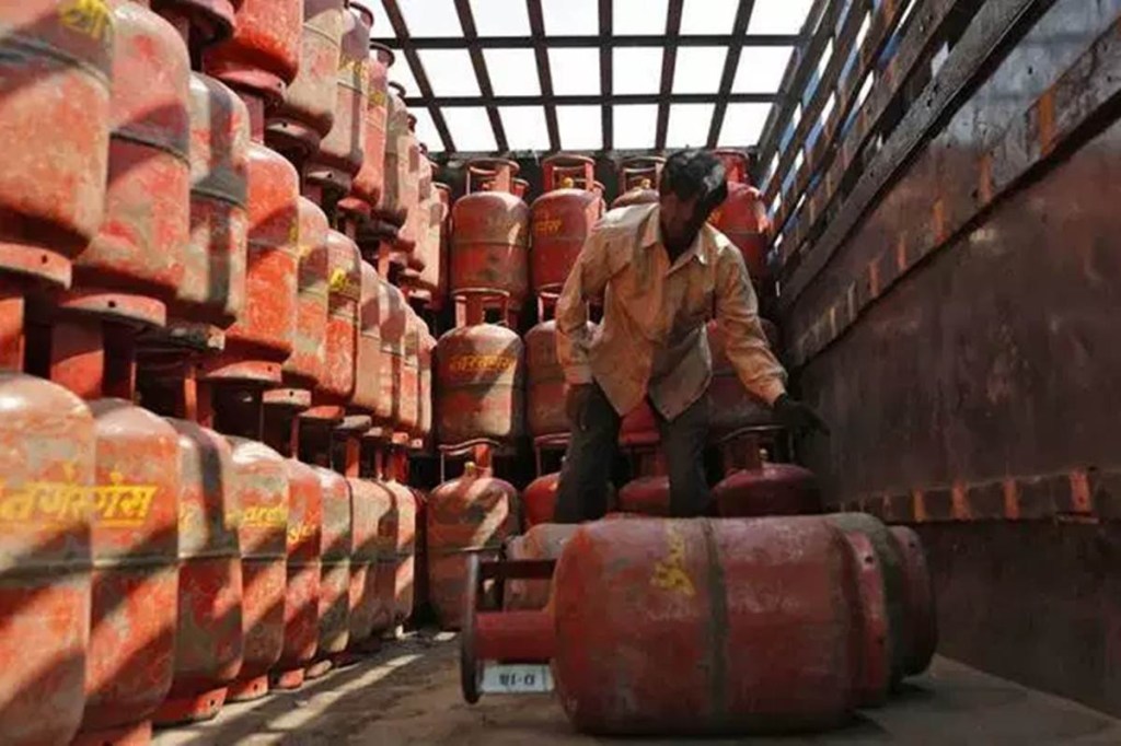 how to book lpg cylinder through amazon pay and get 50 rupees cashback