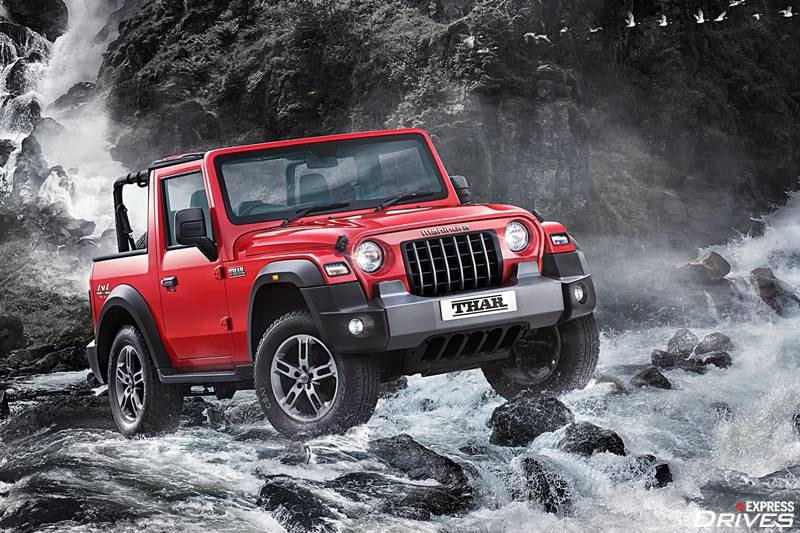 First, the exteriors! The new 2020 Mahindra Thar looks bigger and much bolder than its predecessor. The overall styling remains familiar and many of you might argue that this one can be a cheaper alternative to the Jeep Wrangler. Prime visual highlights of the new Thar include rounded headlights along with a seven-slot grille up front, chunky alloy wheels, bigger wheel arches and more. The new 2020 Mahindra Thar gets convertible hard-top and optional soft top options.