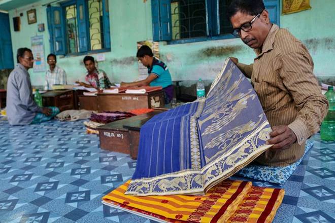 COVID-19 outbreak, West Bengal weavers, handlooms in West Bengal, Nadia district, Durga Puja, tant, MGNREGA, handloom products