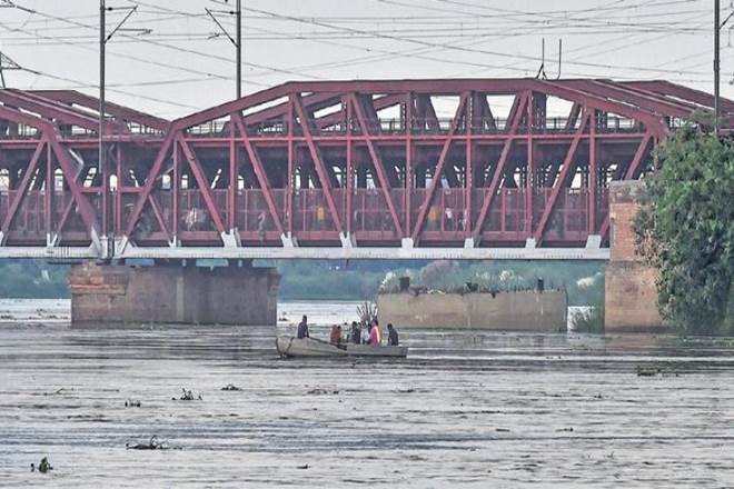 Delhi, water level of yamuna, Old Railway Bridge, Yamunanagar district, Hathni Kund barrage, Delhi government, latest news on yamuna 