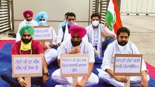 Punjab Youth Congress leader Brinder S Dhillon during protest against ordinances on farming, outside Mandi Bhawan in Mohali (Express photo: Jasbir Malhi)