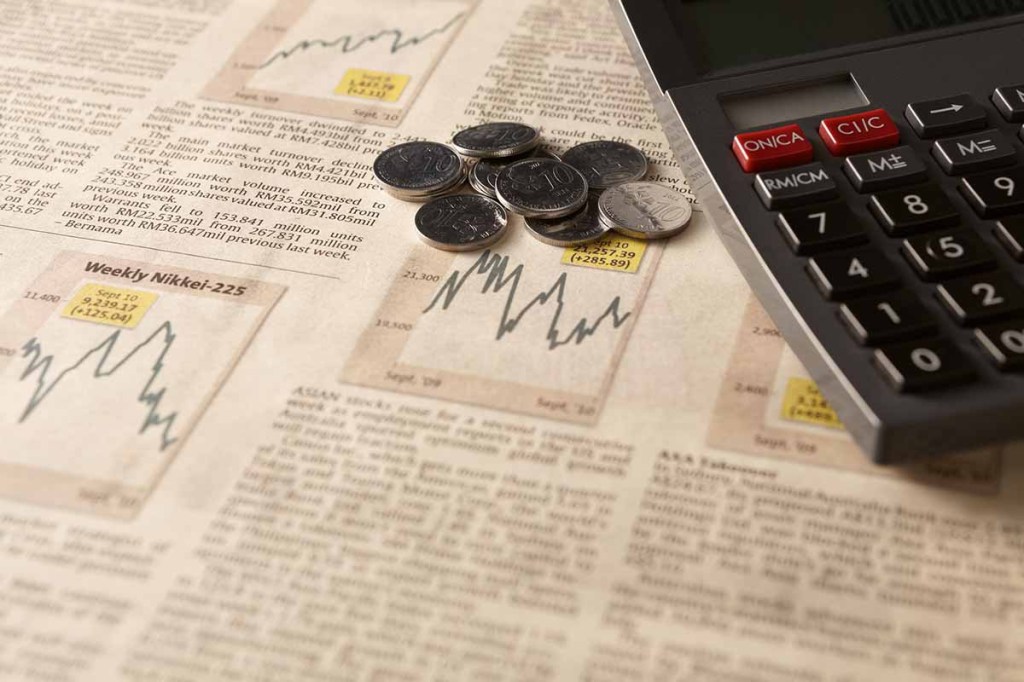 Traditional life insurance policies offer a reasonable return with bonus accruals along with the maturity amount. In comparison, ULIPs offer a return based on the market performance of the fund. Both are beneficial as long term investments in a horizon of 10 to 15 years. 