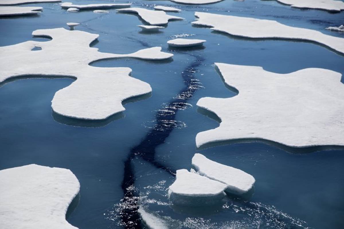 Arctic Ocean ice, ice in artic ocean, global warming, Alaska, Canada, Greenland, russia, Arctic climate, north pole, latest news on artic ocean ice Arctic Ocean ice, ice in artic ocean, global warming, Alaska, Canada, Greenland, russia, Arctic climate, north pole, latest news on artic ocean ice