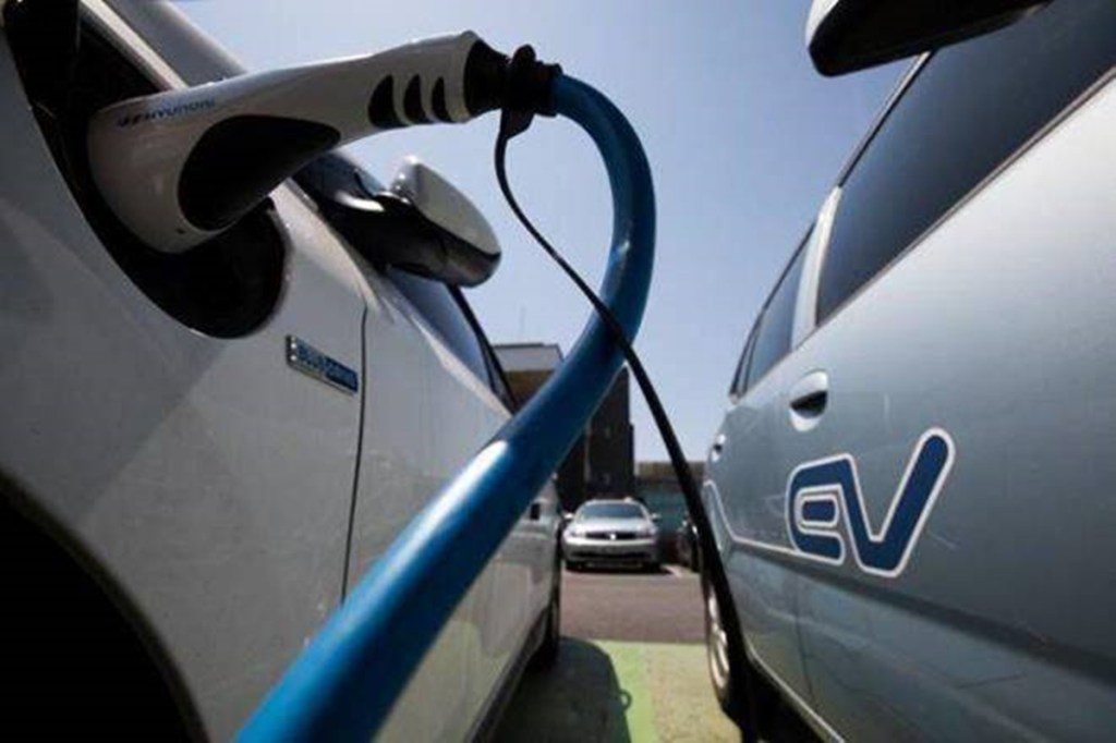 Electric vehicle charging stations delhi ev policy