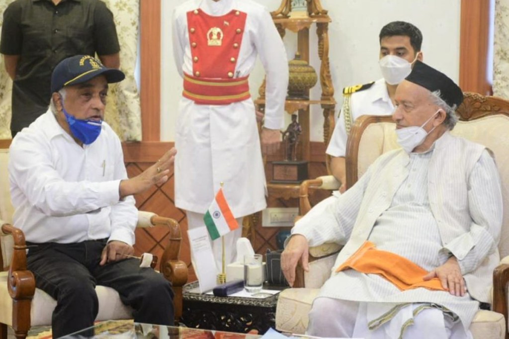 Retired Navy officer Madan Sharma meets Maharashtra Governor Bhagat Singh Koshyari.
Retired Navy officer Madan Sharma meets Maharashtra Governor Bhagat Singh Koshyari.