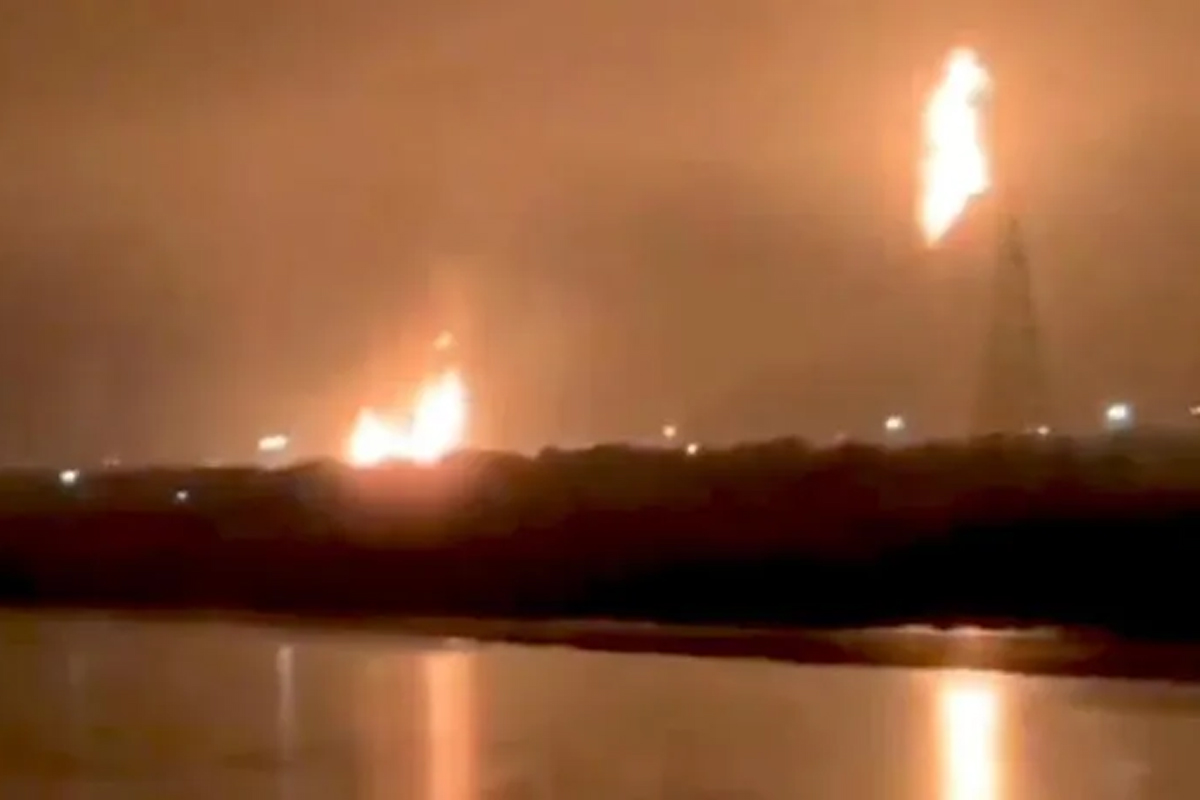 Massive fire at ONGC plant in Surat. Massive fire at ONGC plant in Surat.