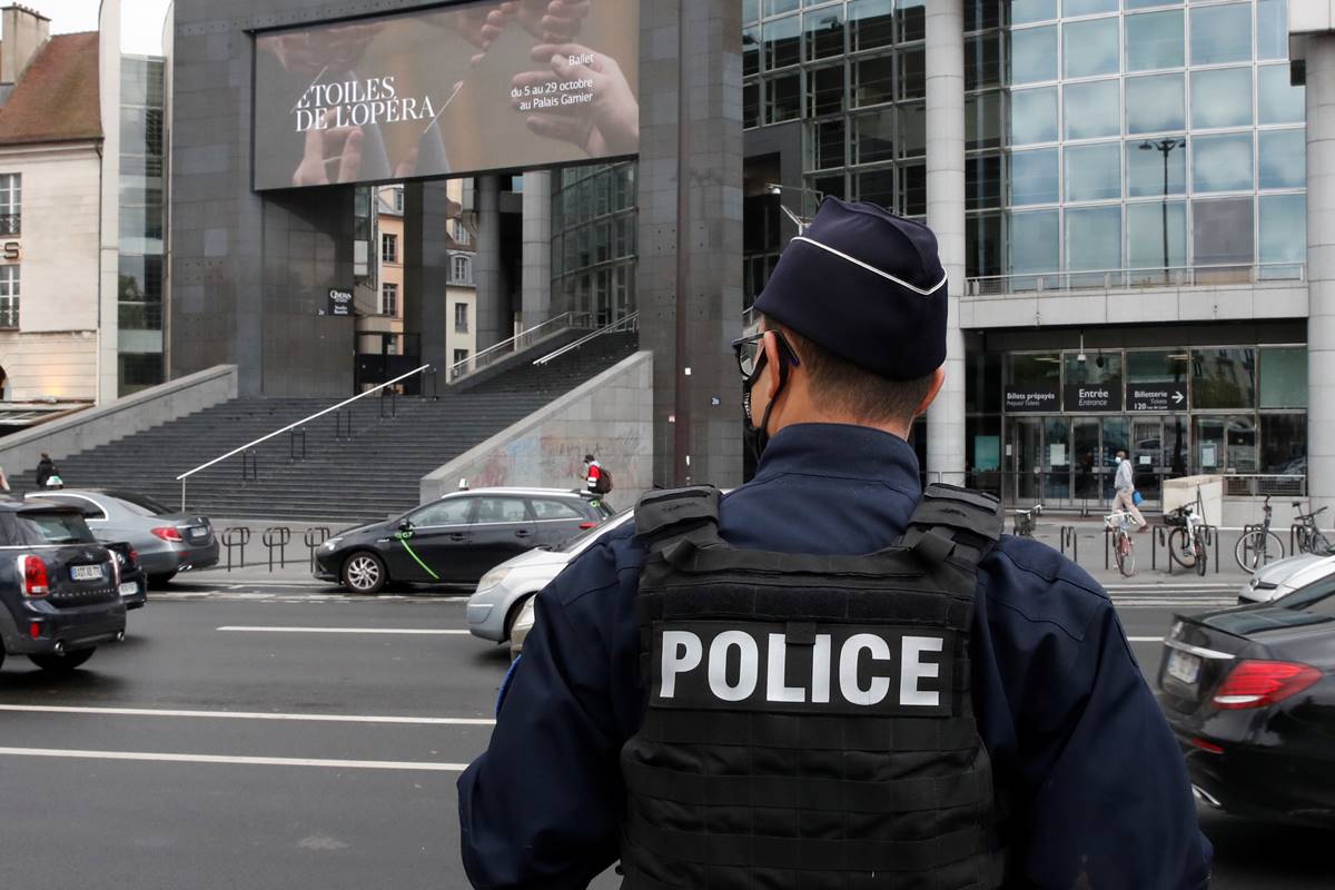 A French police stands near the Opera Bastille where a suspect in a stabbing attack near the former offices of the magazine Charlie Hebdo has been arrested in Paris, France. (Courtesy: Reuters photo) A French police stands near the Opera Bastille where a suspect in a stabbing attack near the former offices of the magazine Charlie Hebdo has been arrested in Paris, France. (Courtesy: Reuters photo)
