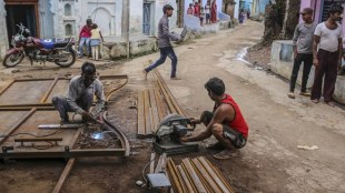 jobs, job loss, employment rate, unemployment rate, urban unemployment rate, rural india, mgnrega, farm sector, informal workers