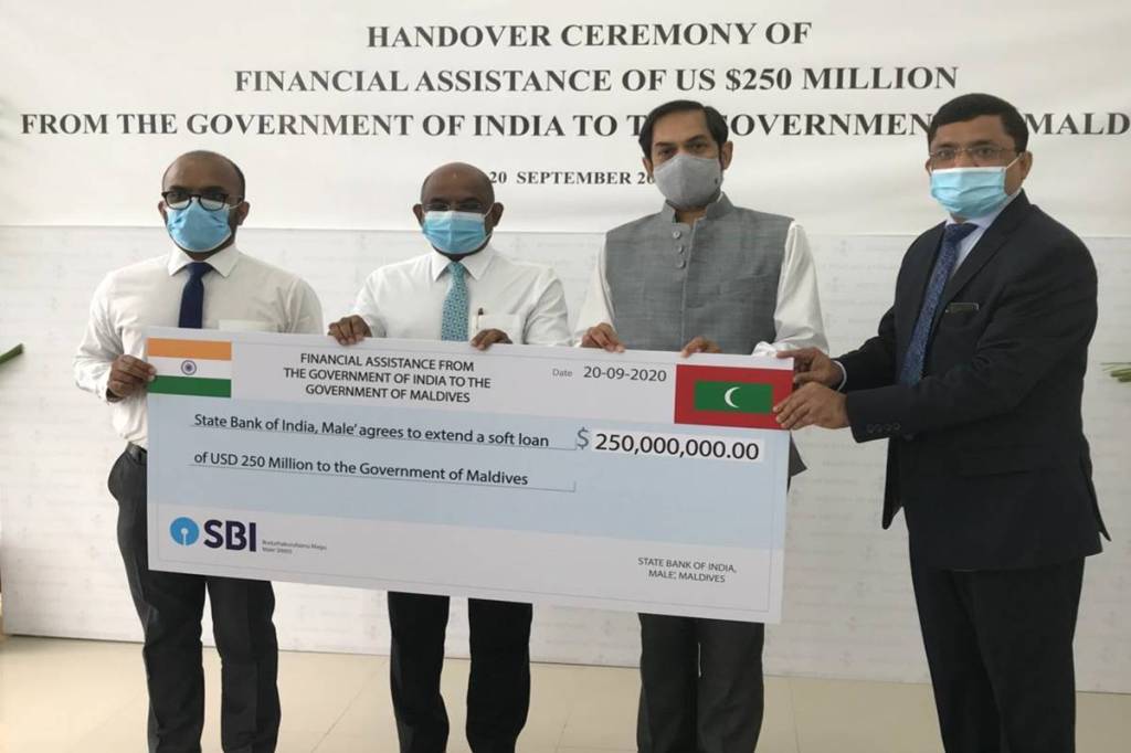  The donation from India included 6.2 tons of medicines which were airlifted from 4 Indian cities by the Indian Air Force, and, 580 tons of food aid including foodgrains, onions, etc for the people of that country. (Credit: The Indian High Commission, the Maldives)