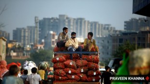 The euro declined to $1.1826 from $1.1855.