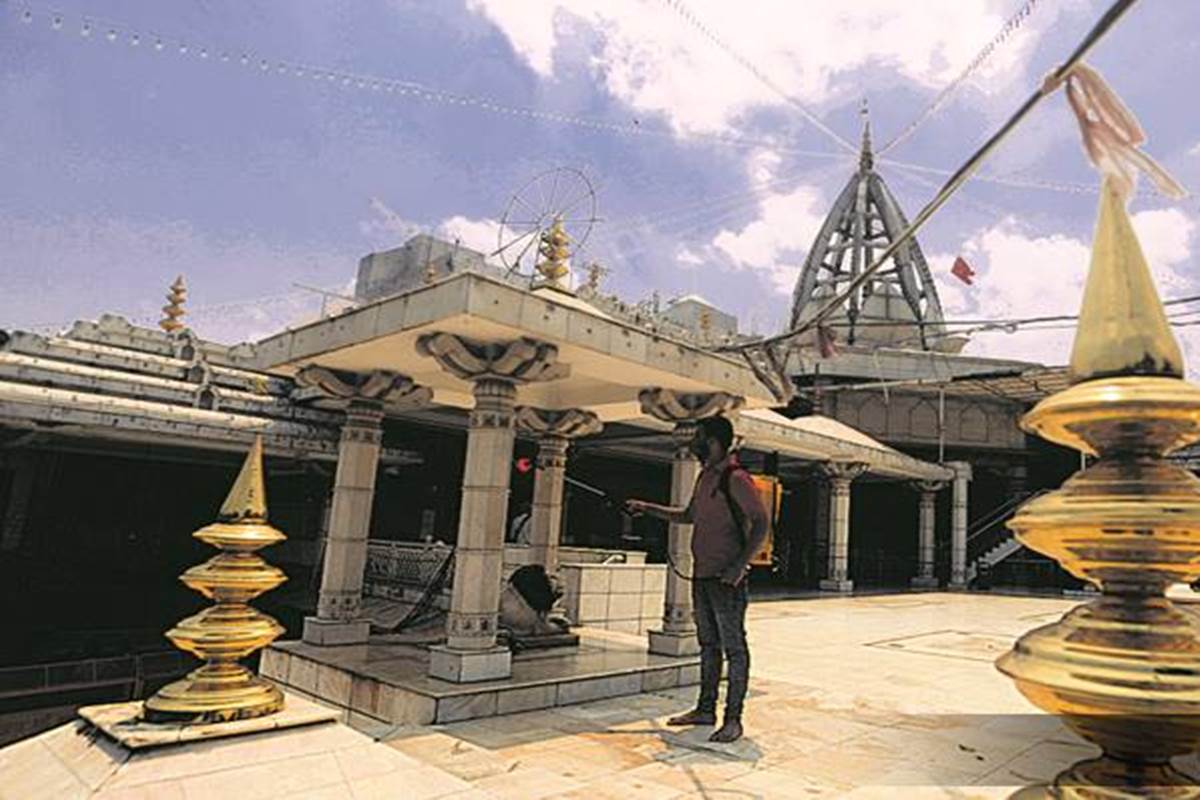 Madhya Pradesh, religious places open in MP, covid 19 cases in indore, social distancing norms, latest news on coronavirus pandemic Madhya Pradesh, religious places open in MP, covid 19 cases in indore, social distancing norms, latest news on coronavirus pandemic