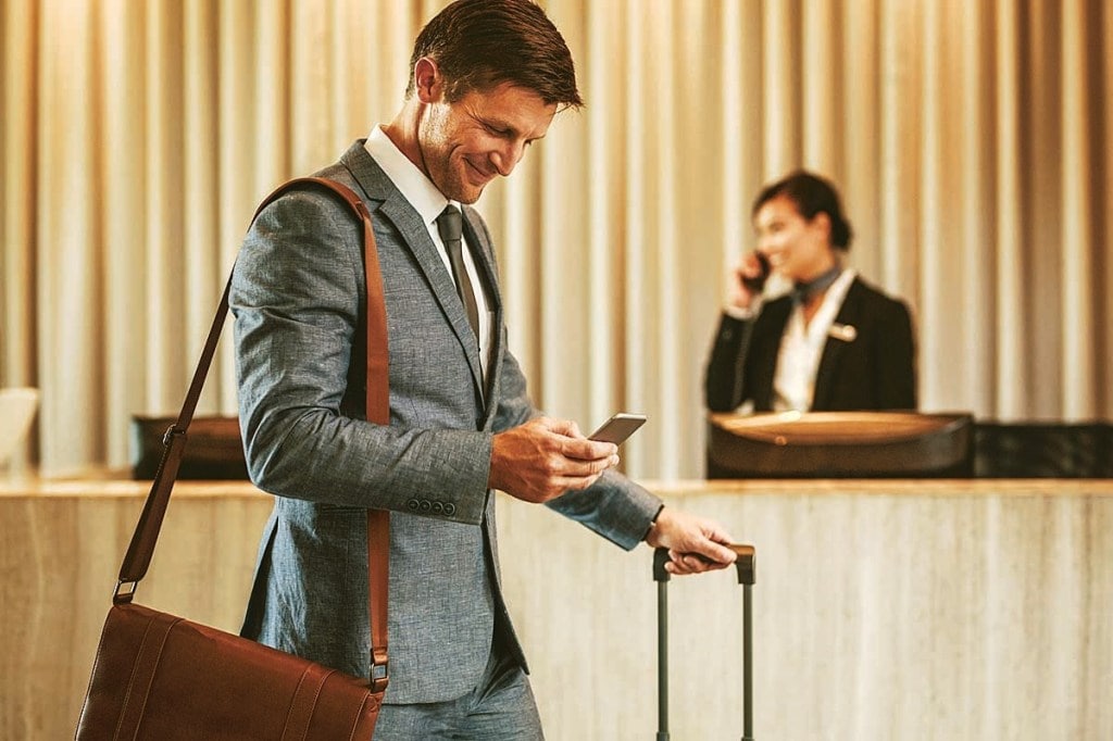 The hotel asked him to delete the review and, when he refused, a police report was filed.