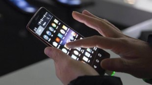 The production of mobile phone handsets in 2018-19 has reached 29 crore units worth Rs 1.70 lakh crore from 6 crore units worth Rs 19,000 crore in 2014. (Representative image)