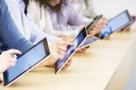 Qlik Continuous Classroom includes hands-on exercises, quick references guides, assessments, the ability to chat with live instructors, and earn qualifications in the form of certificates and digital badges.