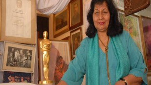 The last rites took place at the Chandanwadi crematorium in South Mumbai