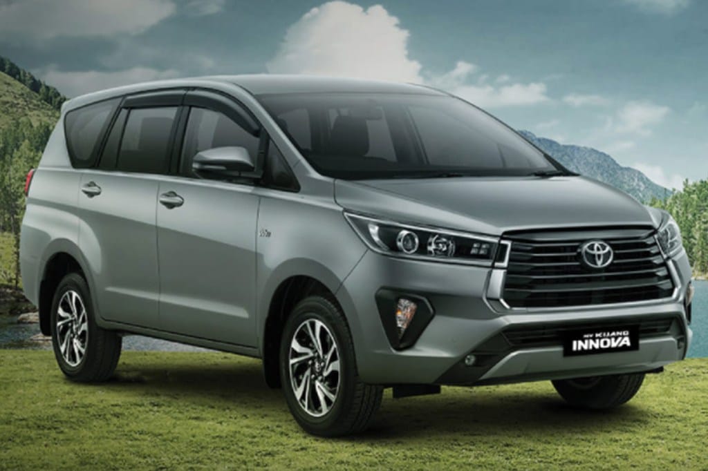 2021 toyota Innova Crysta facelift expected india launch