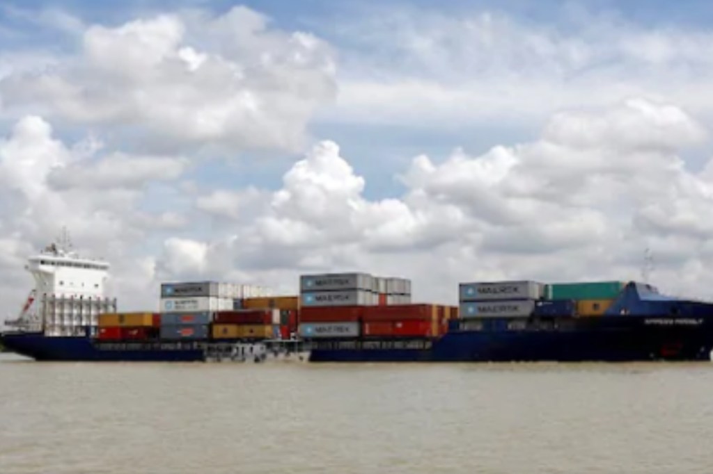 Syama Prasad Mookerjee Port, Kolkata Port Trust, Kolkata Port, Mansukh Mandaviya, Ganga, West Bengal, Bay of Bengal, Boats, Riverine Port, KPT news, Kolkata Port Trust news