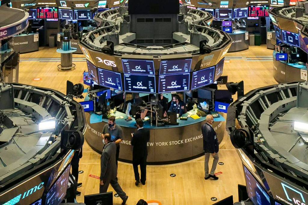 How to buy US stocks in India, invest in US stock market, trade in Nasdaq from India, S&P 500 , diversification, international investing platform