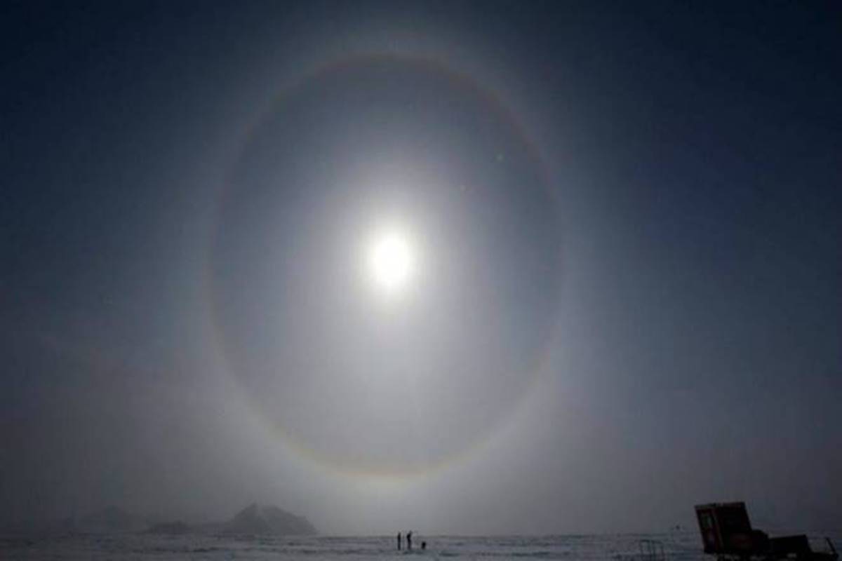 The latest development comes after the hole contracted to its lowest level last year which the scientists had linked to unusual climate events rather than reduced emissions. The latest development comes after the hole contracted to its lowest level last year which the scientists had linked to unusual climate events rather than reduced emissions.