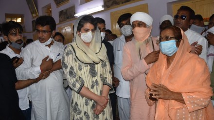 In a tweet in Hindi, Wagh said, "How dare a male police officer lay his hand on the clothes of a woman political leader!" (Photo source: PTI)