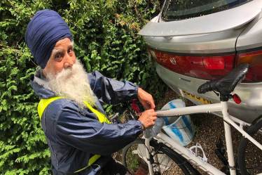 The 74-year-old 'Skipping Sikh' receives an MBE (Member of the Order of the British Empire) for his inspirational health and fitness videos during lockdown. (Photo source: Twitter/@SikhSkipping)