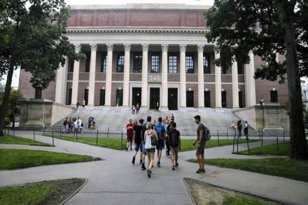 New international students in America have declined for three straight years: a 3% drop in the 2016 school year – the first in about a decade – followed by 7% and 1% dips, according to the Institute of International Education.